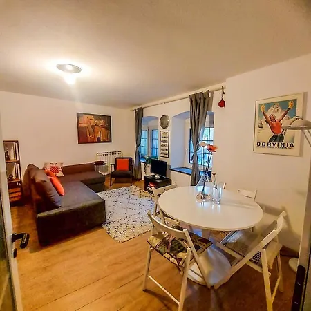 Delightful And Cozy In Châtillon