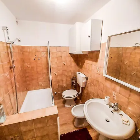 Delightful And Cozy In Châtillon